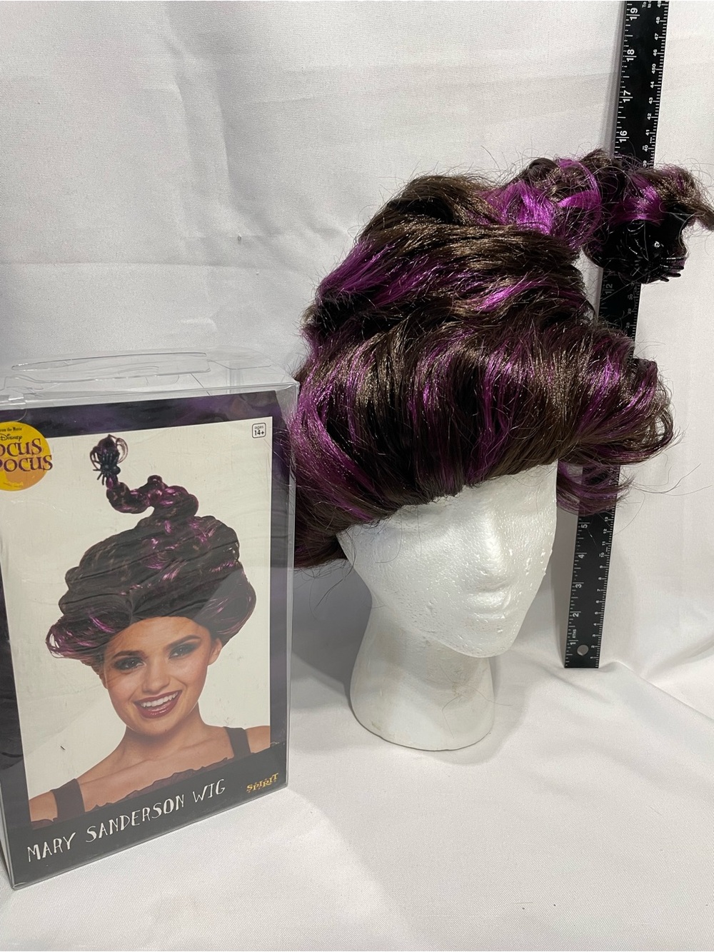 Spirit Halloween Hocus Pocus Mary Sanderson Wig Great Condition